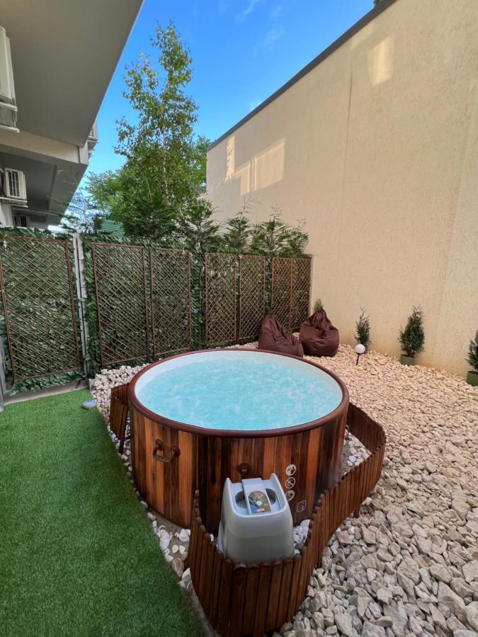 Downtown Hidden Garden With Jacuzzi In Bucharest Διαμέρισμα Εξωτερικό φωτογραφία