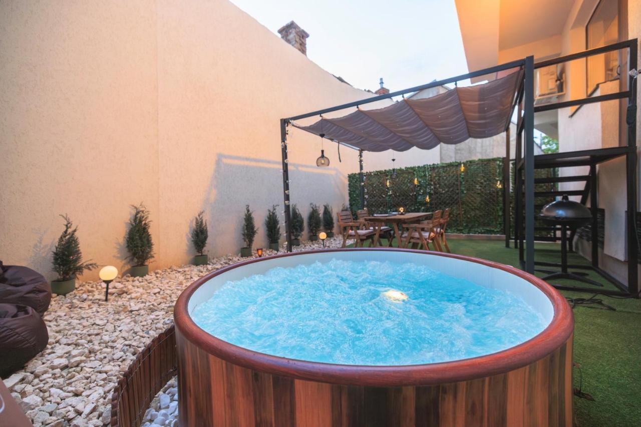 Downtown Hidden Garden With Jacuzzi In Bucharest Διαμέρισμα Εξωτερικό φωτογραφία