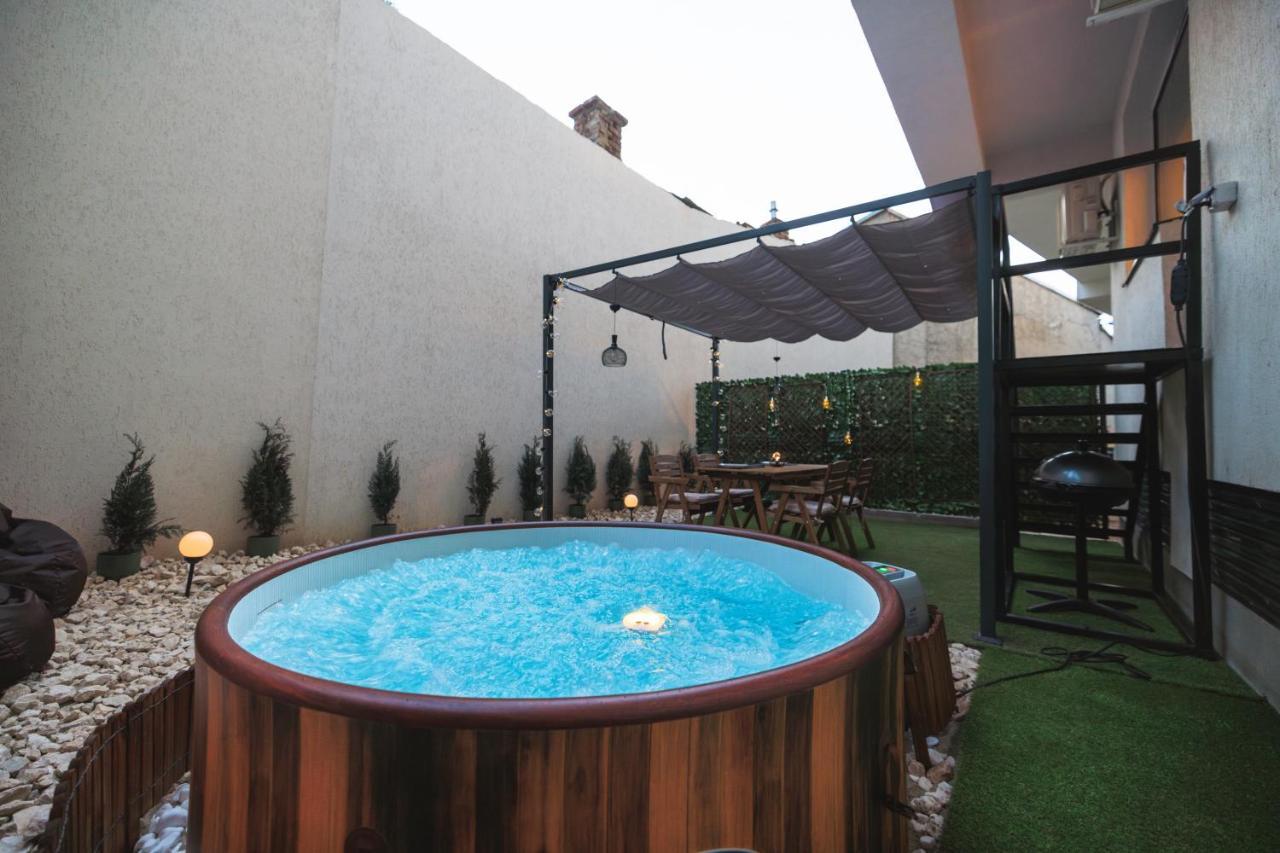 Downtown Hidden Garden With Jacuzzi In Bucharest Διαμέρισμα Εξωτερικό φωτογραφία
